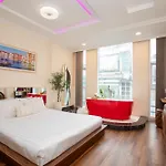 Quy Hung Hotel Central